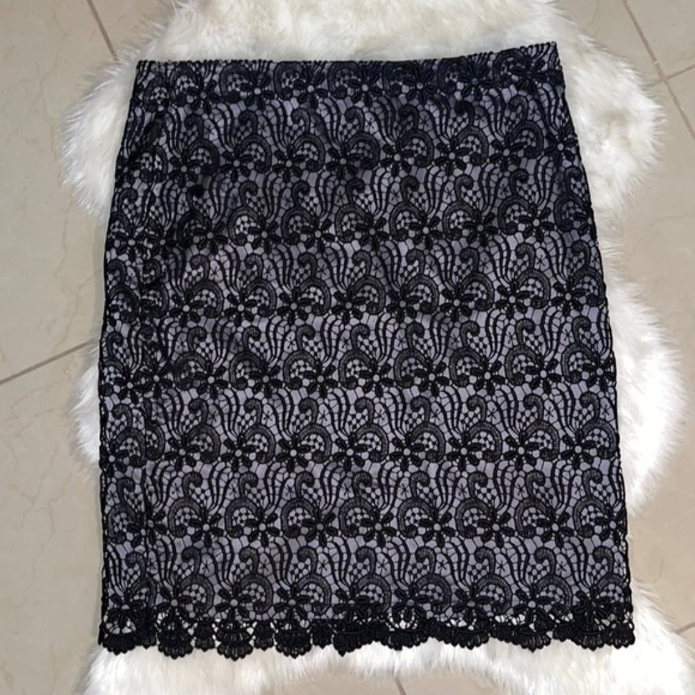 Ann Taylor Black and Silver lace pencil skirt- Size 0P